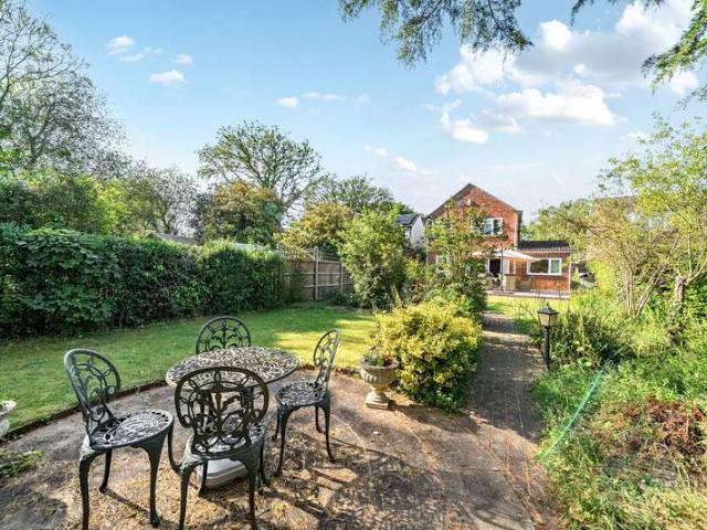 House for sale in Rowly, Waverley