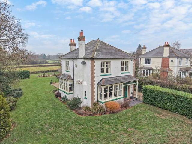 House for sale in Burstow, Hillview