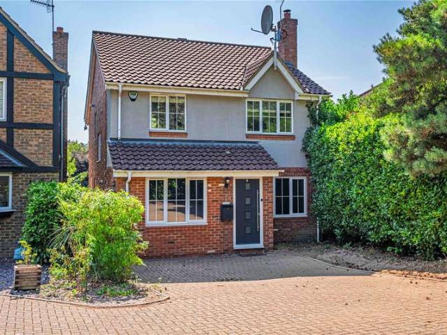 House for sale in Pouchen End, Hertfordshire