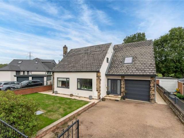 House for sale in Batley, West Yorkshire