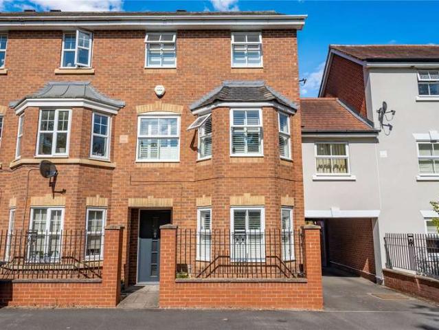 House for sale in Stoke Pound, Bromsgrove