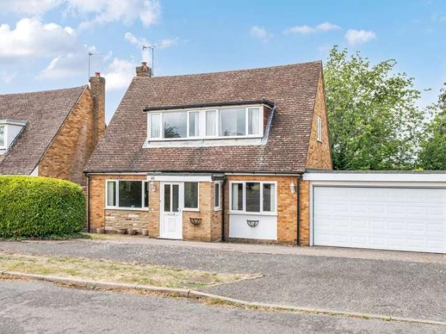 House for sale in Pachesham Park, Surrey