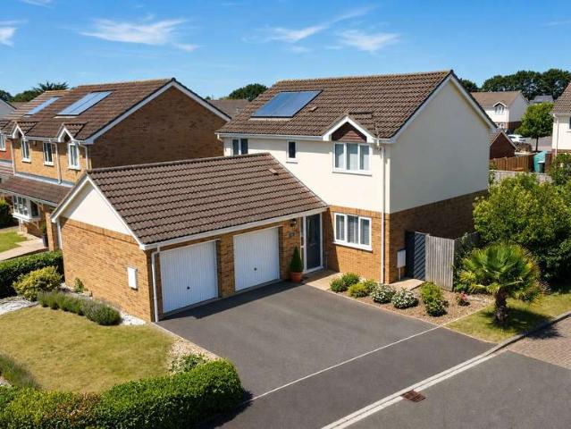 House for sale in Highcliffe