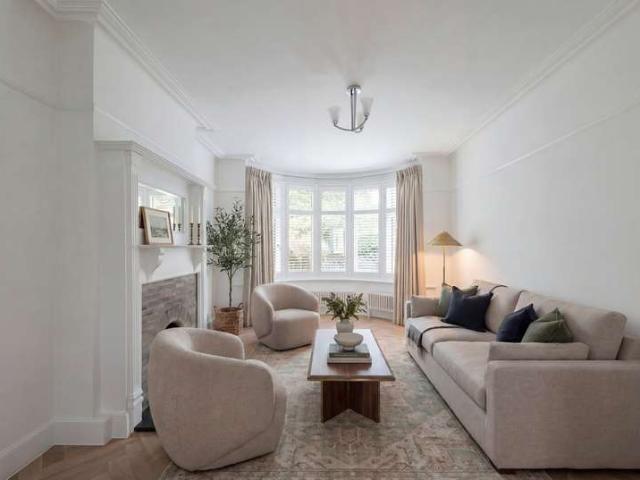 House for sale in Hornsey, Greater London