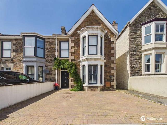 House for sale in Mount Ambrose, Cornwall