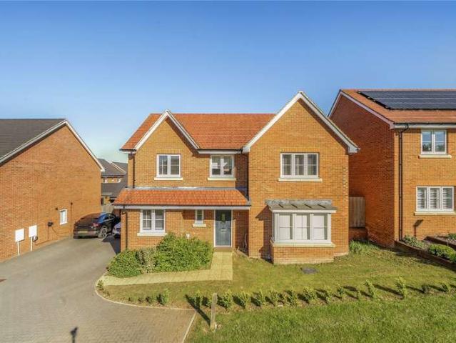 House for sale in Steeple Claydon, Buckinghamshire