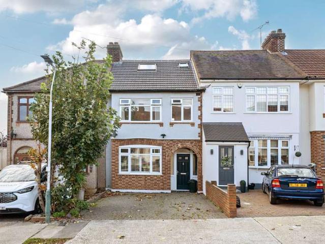 House for sale in Romford, Havering