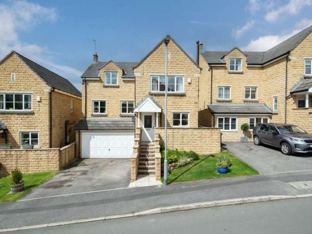 House for sale in Riddlesden, West Yorkshire