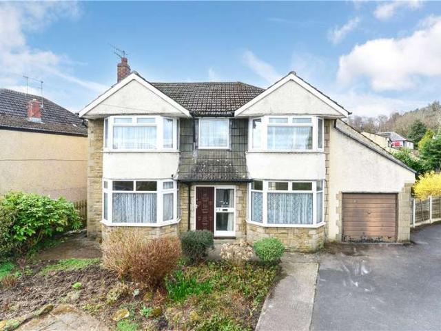 House for sale in Cottingley, West Yorkshire