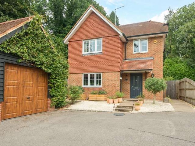 House for sale in Fole, Surrey