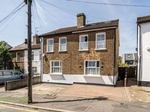 House for sale in London Borough of Croydon, Greater London