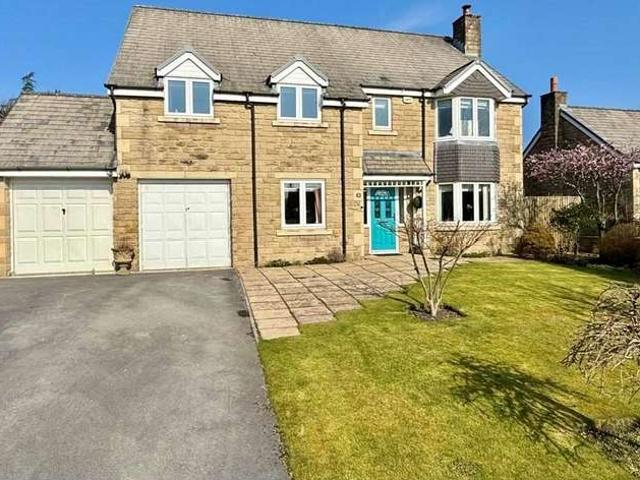 House for sale in Buxworth, Charlesworth