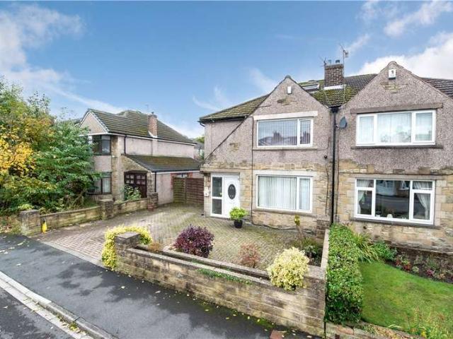 House for sale in Cottingley, West Yorkshire