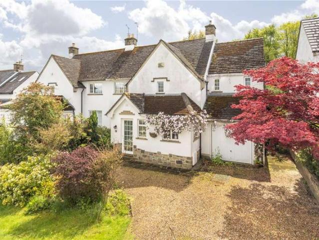 House for sale in Tranmere Park, West Yorkshire