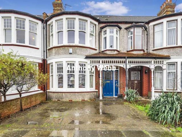 House for sale in Palmers Green, Greater London