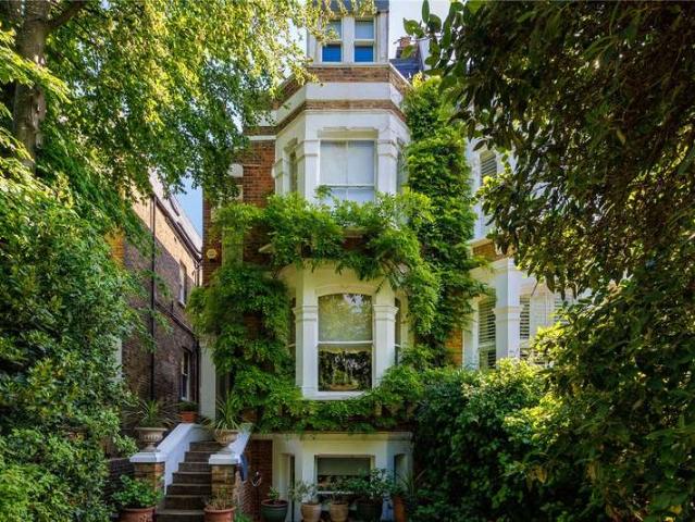 House for sale in Southfields, Greater London