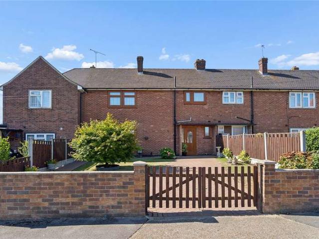 House for sale in Laindon, Essex