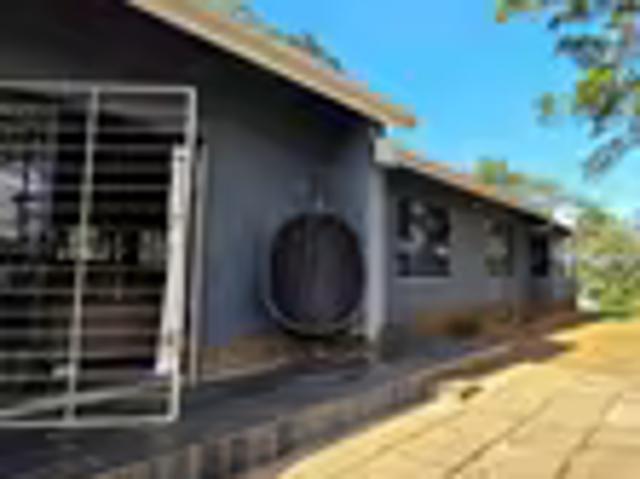 House for sale in Amanzimtoti, Kwazulu-natal