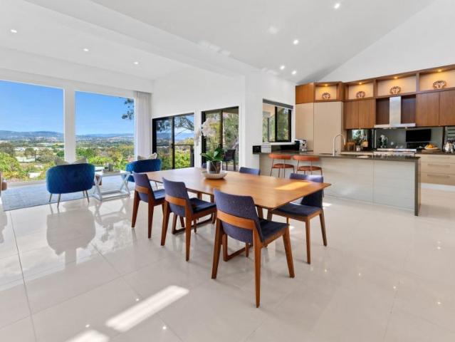 House for sale in Ashmore, Gold Coast City
