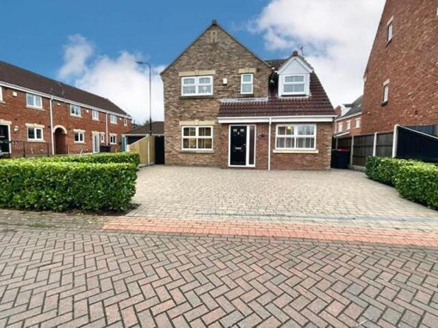 House for sale in Aston cum Aughton, Aston