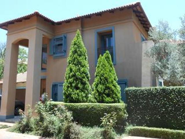 House for rent in Waterkloof, Gauteng