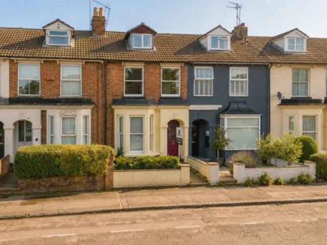 House for sale in Victoria Park, Aylesbury
