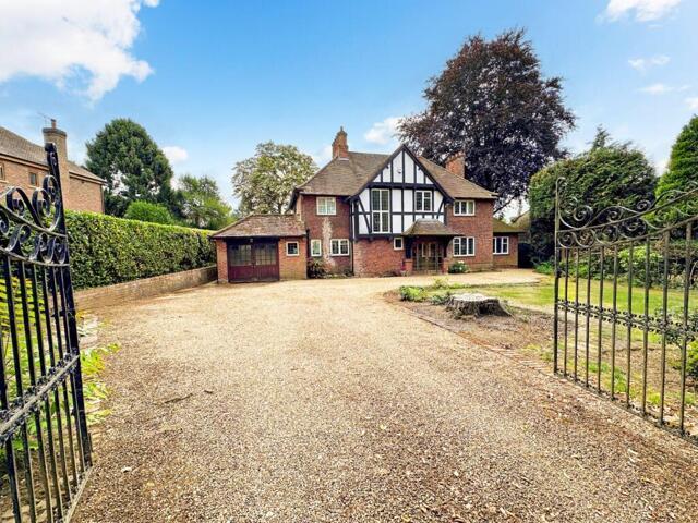 House for sale in Beaconsfield, Penn Bottom
