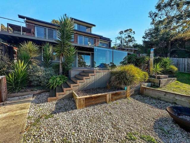 House for sale in Binalong Bay, Break O'Day