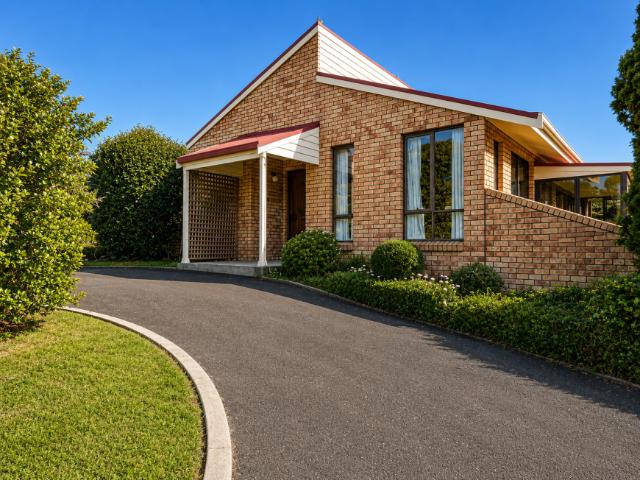 House for sale in Binalong Bay, Break O'Day
