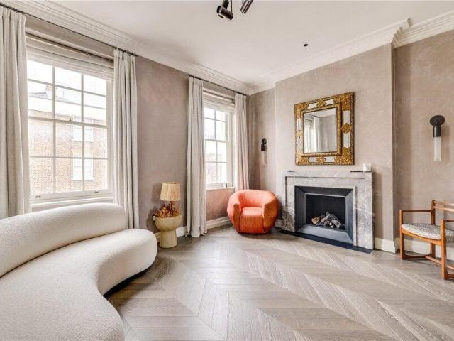 House for sale in Cat Hill, England
