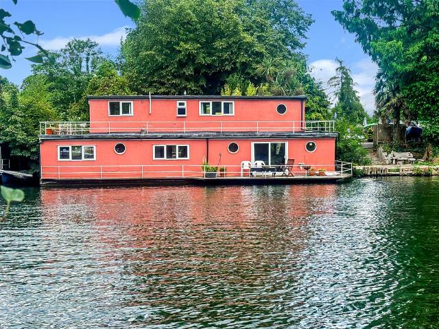 House for sale in Hampton, Greater London
