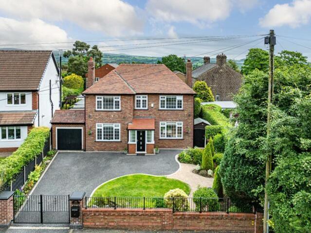 House for sale in Hazelhurst, Bury