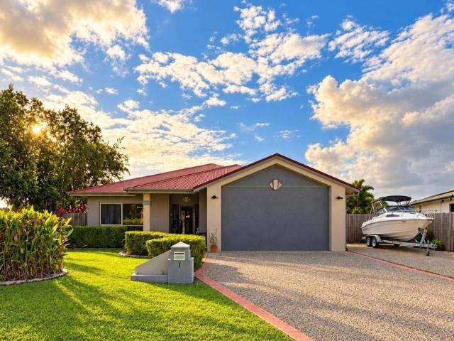 House for sale in Bushland Beach, Townsville City