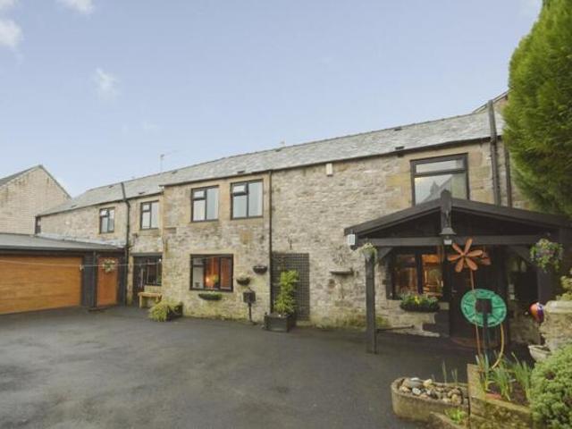House for sale in Charlesworth, East Midlands