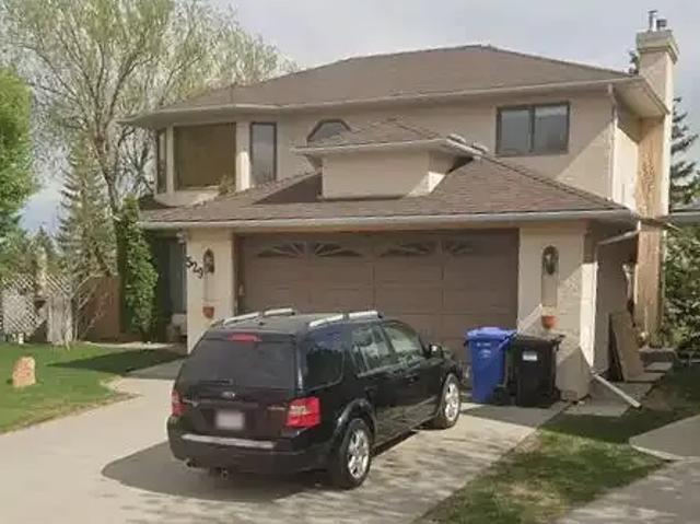 House for rent in Sandstone Valley, Calgary
