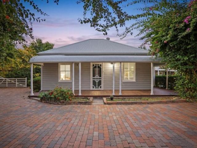 House for sale in Castle Donnington, Victoria
