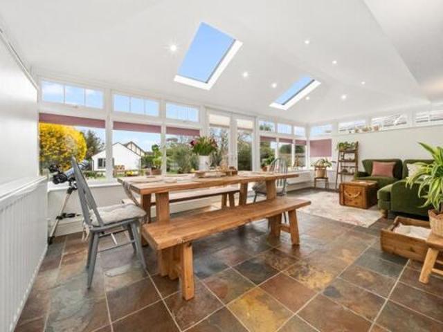 House for sale in Barton-le-clay, Bedfordshire