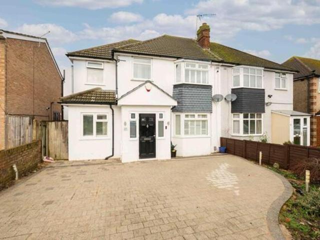 House for sale in Chessington, West Ewell