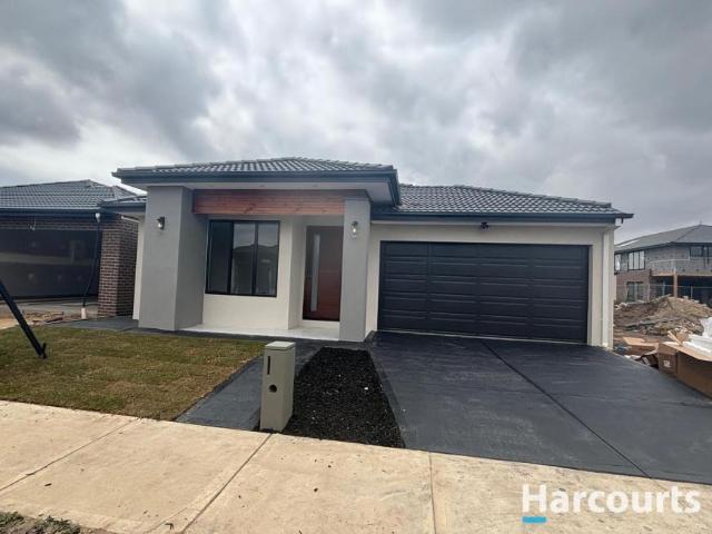 House for sale in Clyde North, Melbourne