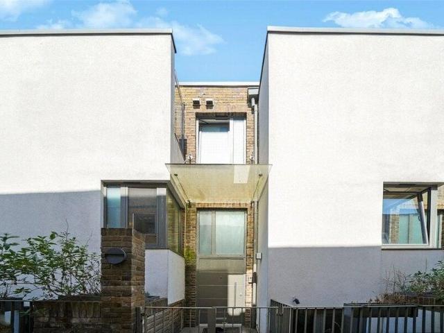 House for sale in Cat Hill, England