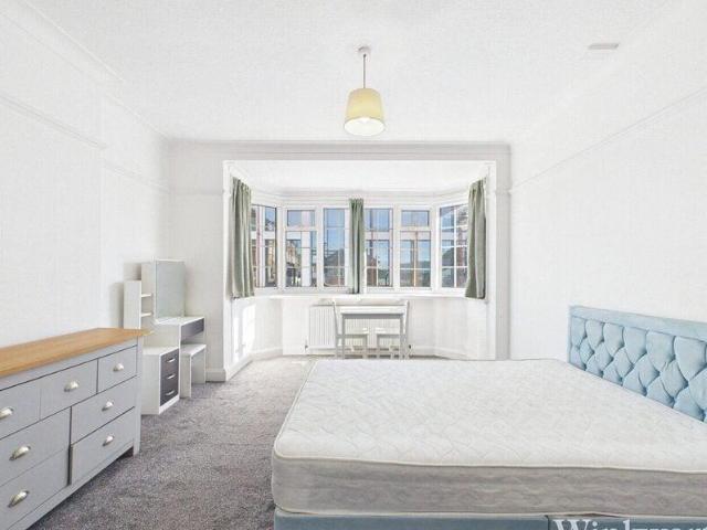 House for rent in Cat Hill, England