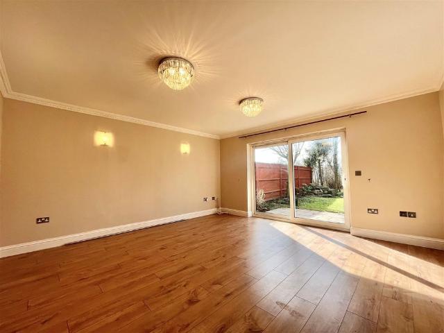 House for rent in Ickenham, Greater London