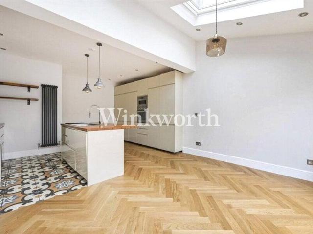 House for sale in Cat Hill, England