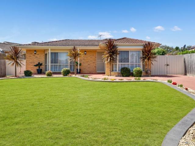 House for sale in Endeavour Hills, Melbourne