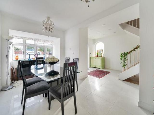 House for sale in Finchley, Hendon