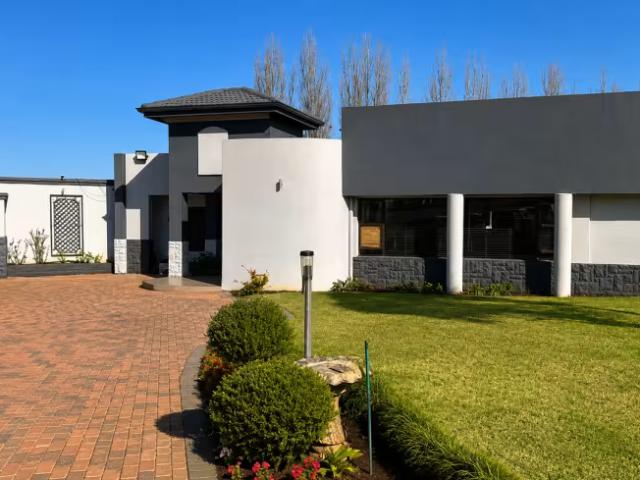 House for sale in Flamwood, Matlosana Local Municipality
