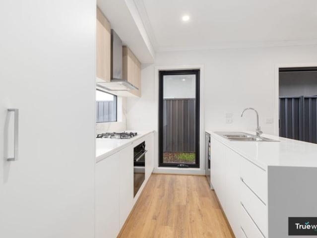 Townhouse for rent in Camerons Creek, Victoria