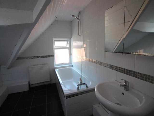 House for rent in Hyde Park, West Yorkshire