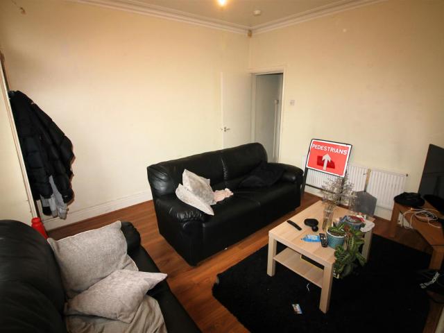 House for rent in Hyde Park, West Yorkshire