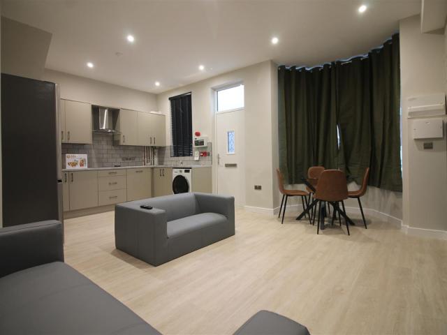 House for rent in Hyde Park, West Yorkshire
